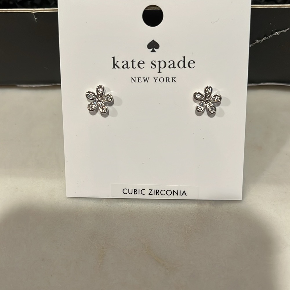 kate spade Silver Gleaming Gardenia Flower Studs/NWT - Picture 7 of 7